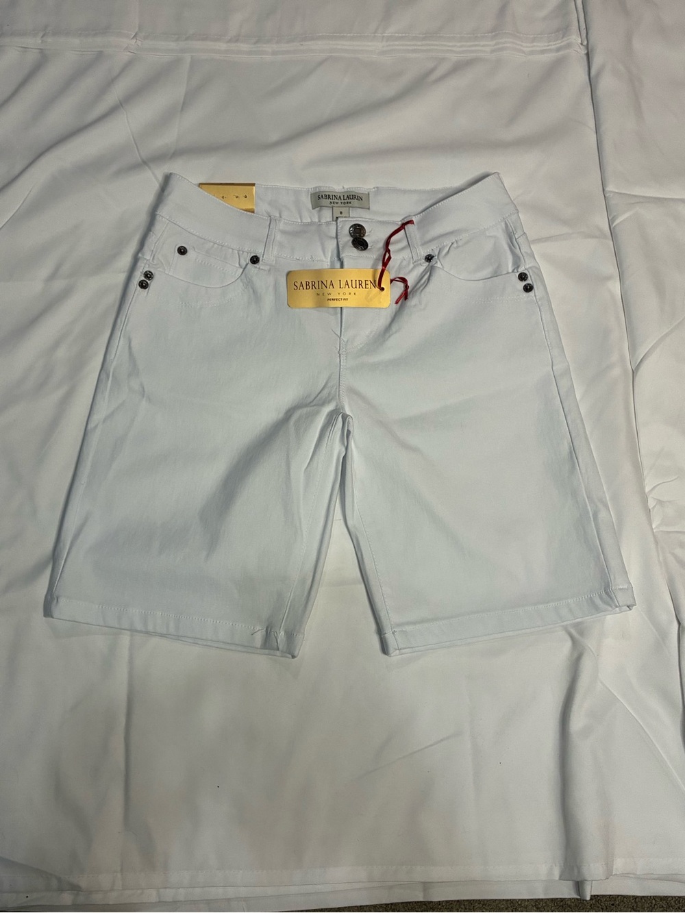 Sabrina Lauren White Bermuda Shorts Size 8 NWT Stretch